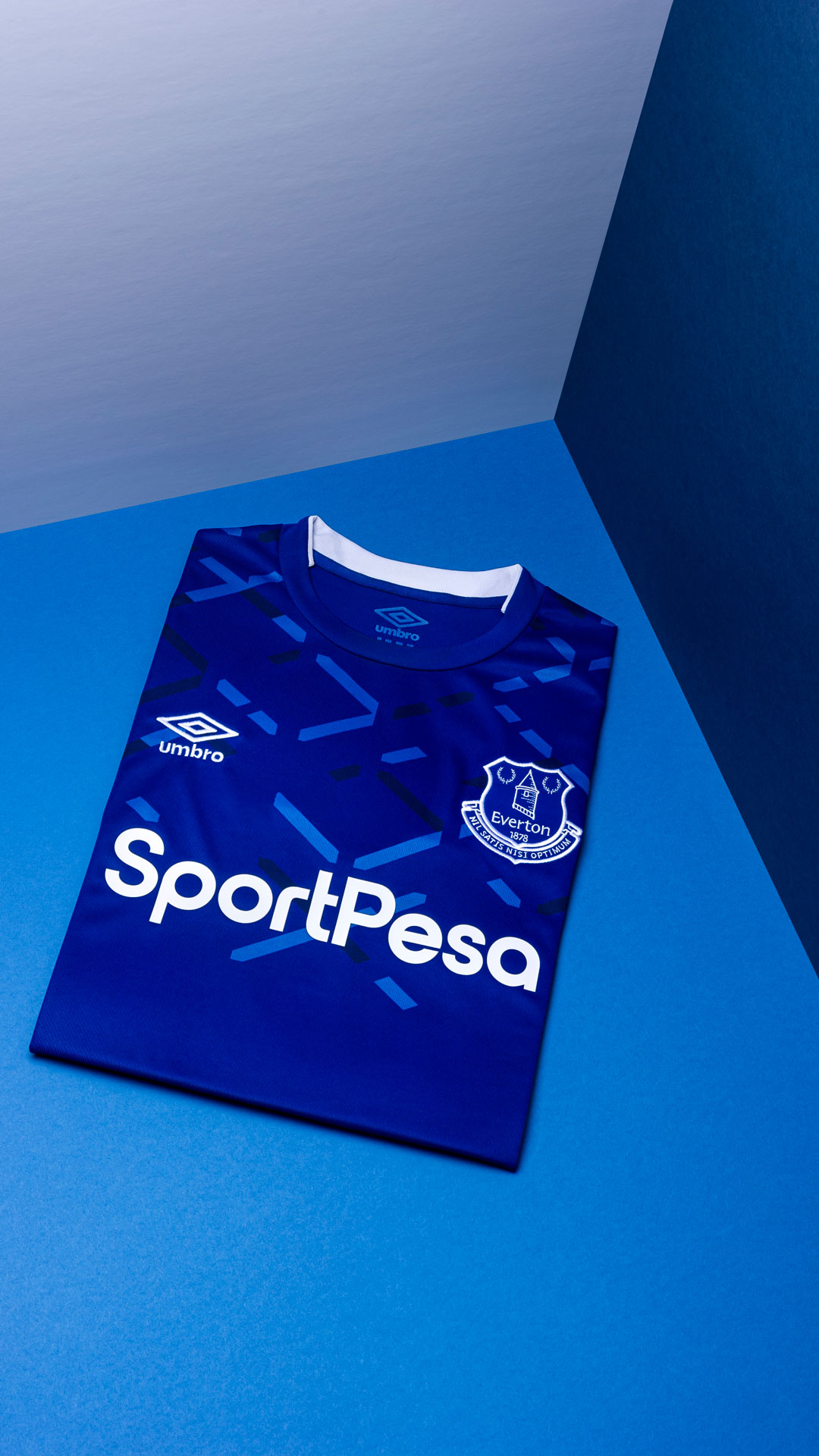Everton home kit 19/20